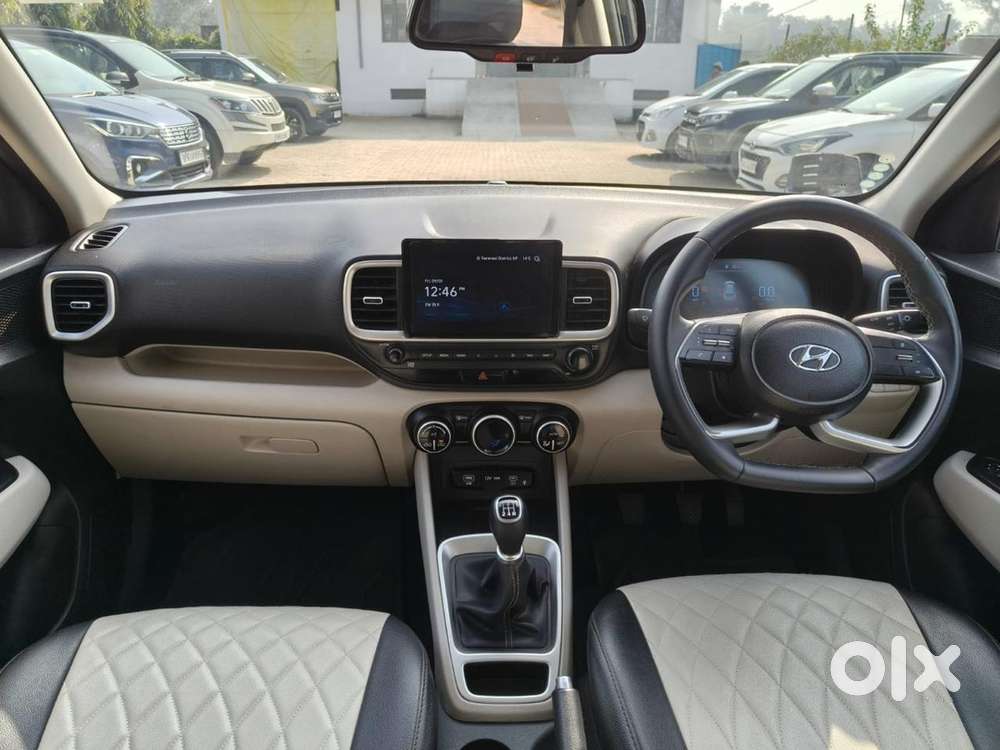 Hyundai Venue Petrol 2024