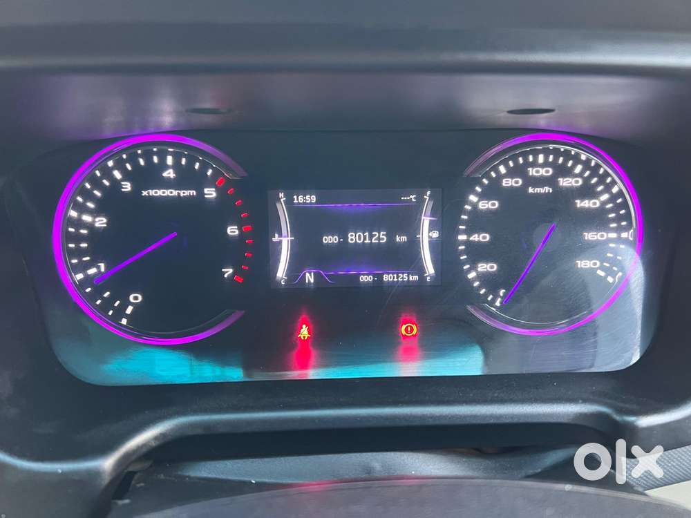 Mahindra Marazzo M6 8str, 2018, Diesel