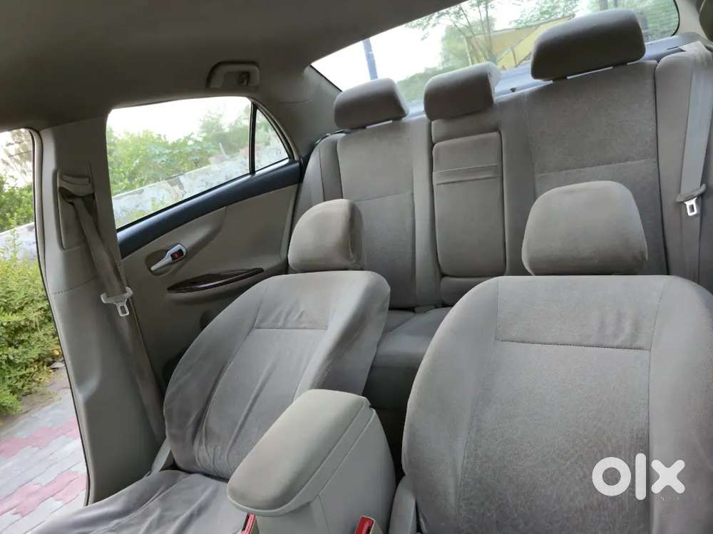 Toyota Corolla Altis 2012