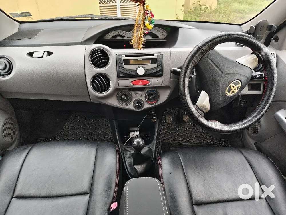 Toyota Etios 1.5 V 2011