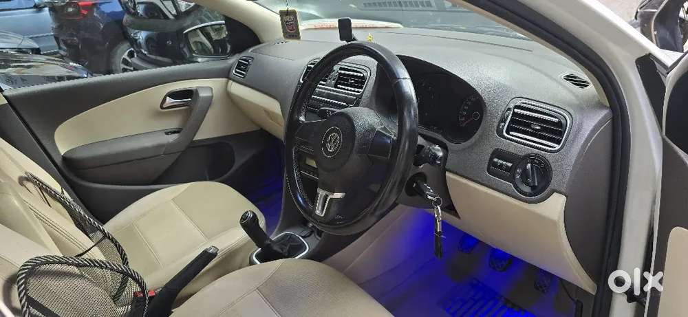 Volkswagen Vento 2012 Plus 16 Alloy8