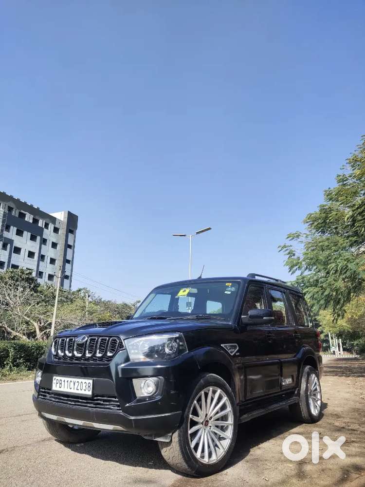 Mahindra Scorpio Classic 2021 Diesel Variant