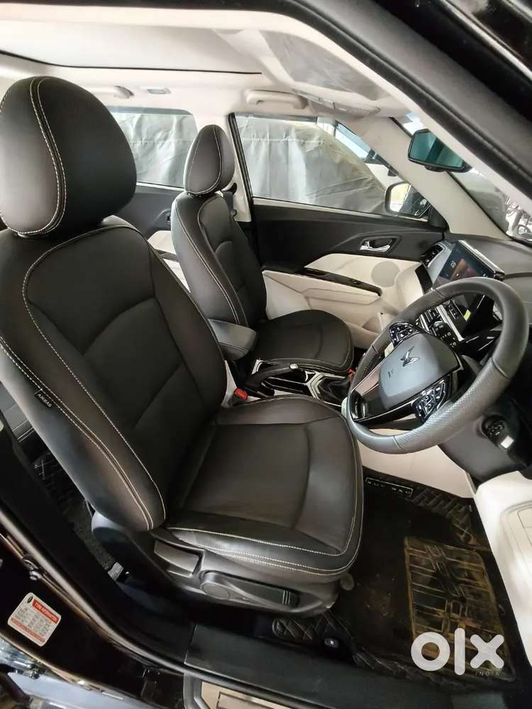 Mahindra Xuv 3xo Revx A 2025 Petrol 1730 Km Driven
