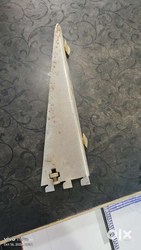 Mirror shelf bracket