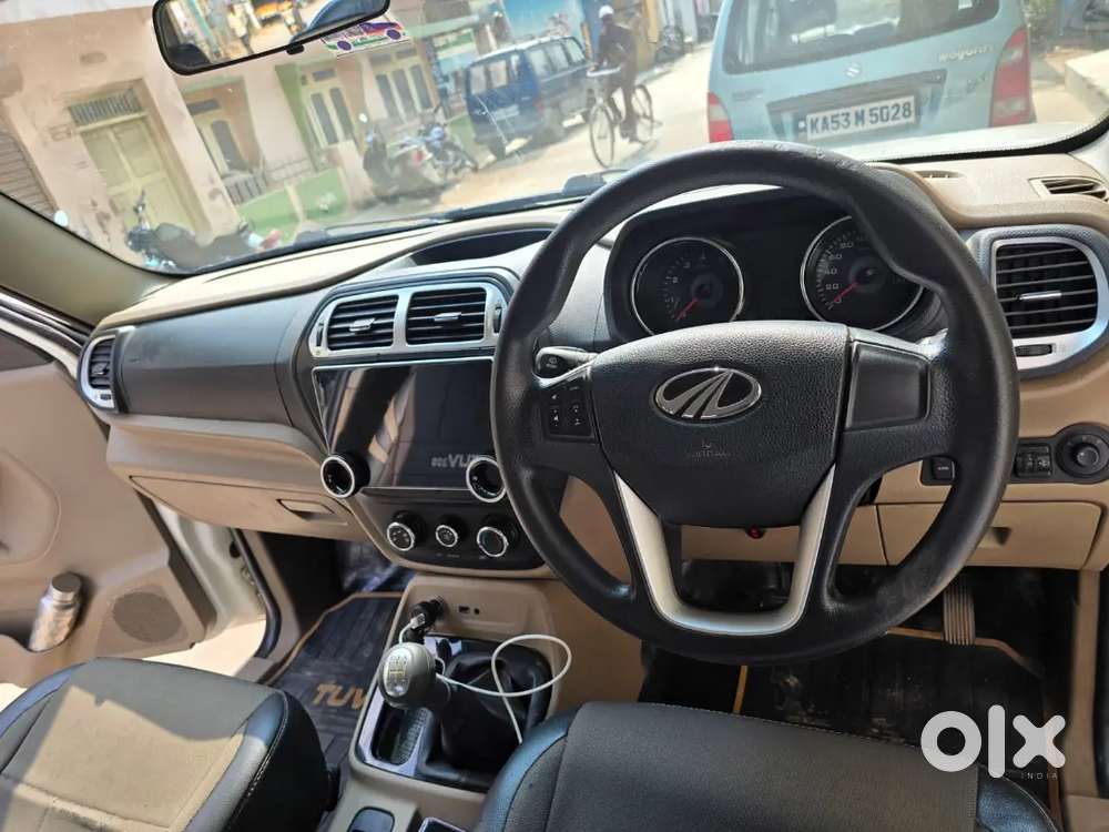 Mahindra Tuv 300 2015