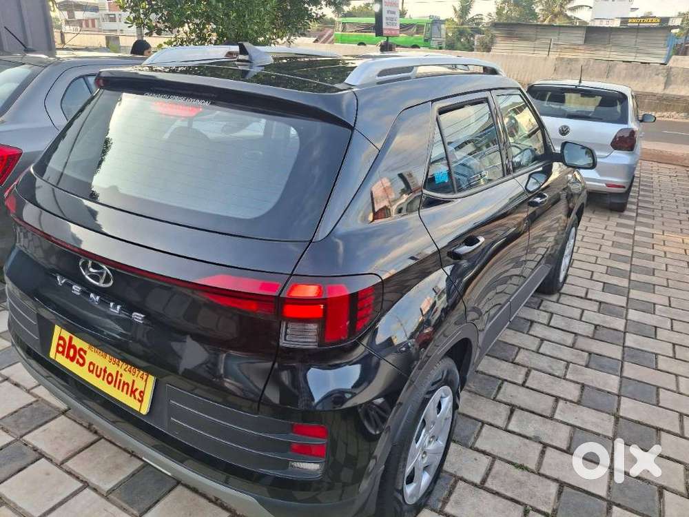 Hyundai Venue S 1.2 Petrol, 2022, Petrol