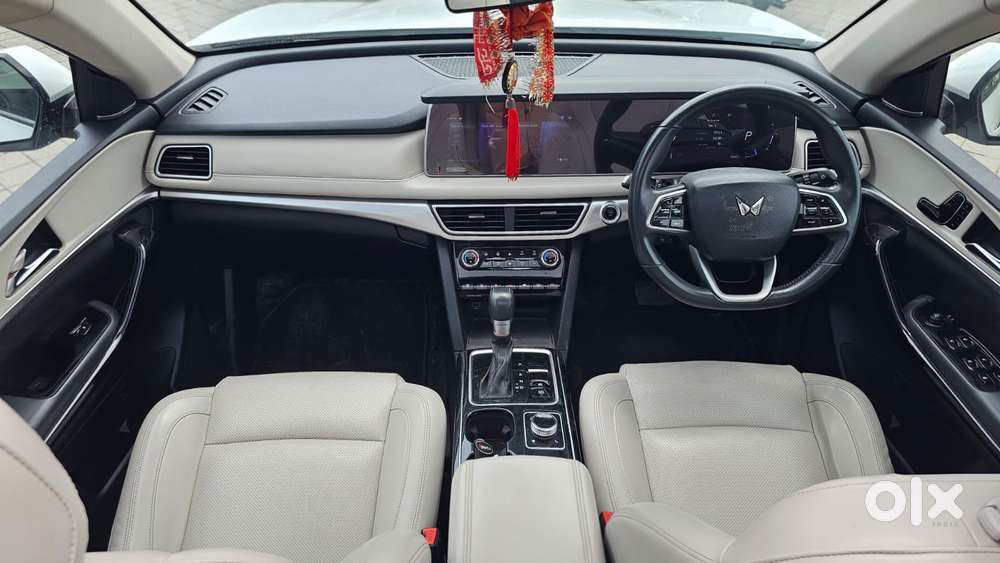 Mahindra Xuv700 Ax7 Luxury Pack Awd, 2024, Diesel