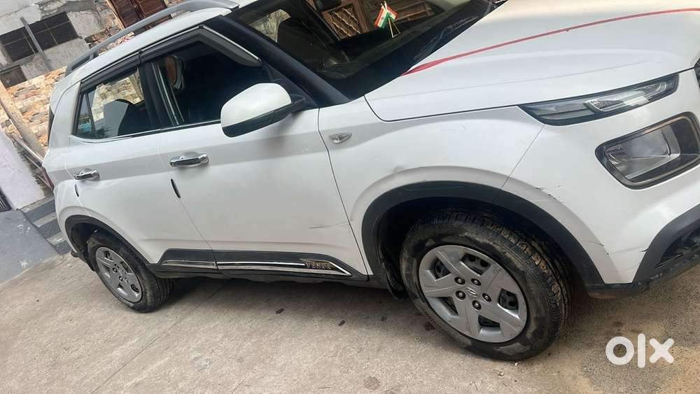 Hyundai Venue Petrol 2019