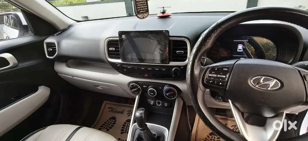 Hyundai Venue Petrol Manual 2024