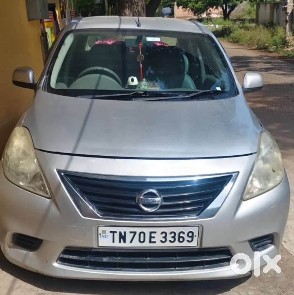 Nissan Sunny 2011
