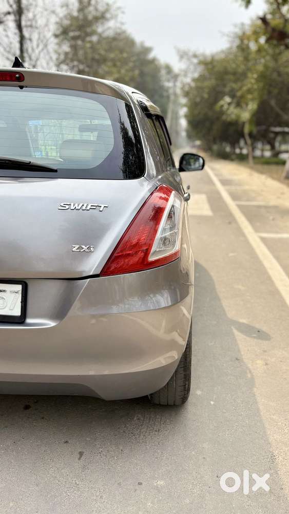 Maruti Suzuki Swift Vvt Zxi, 2013, Petrol