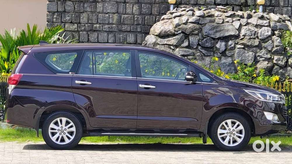 Toyota Innova Crysta 2.4 V 8 Str, 2016, Diesel