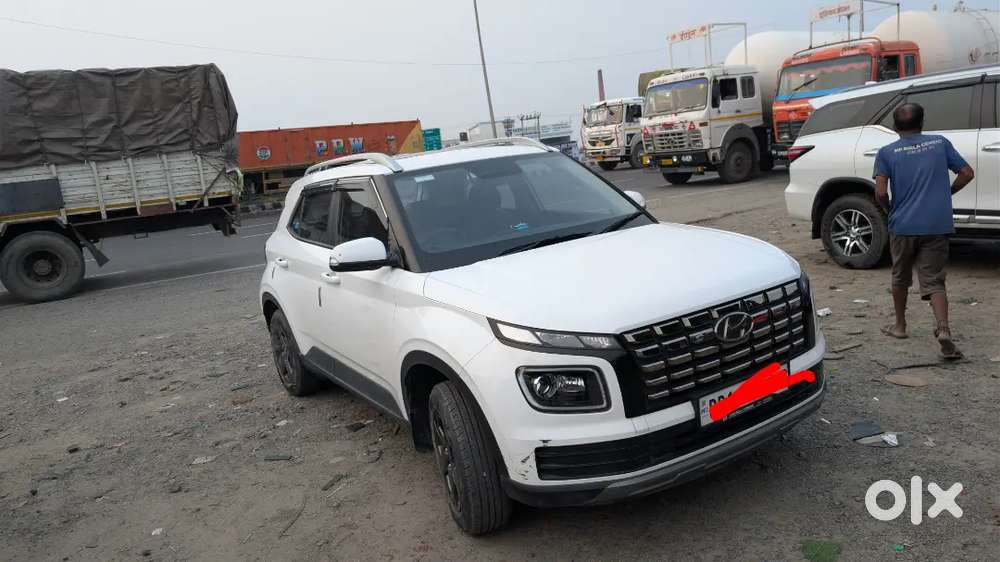 Hyundai Venue 2024 Petrol 18000 Km Driven