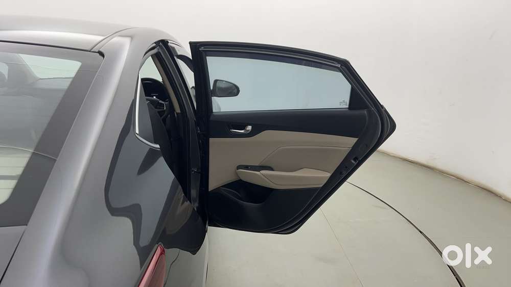Hyundai Verna 1.5 Sx (o) Vtvt Ivt, 2022, Petrol