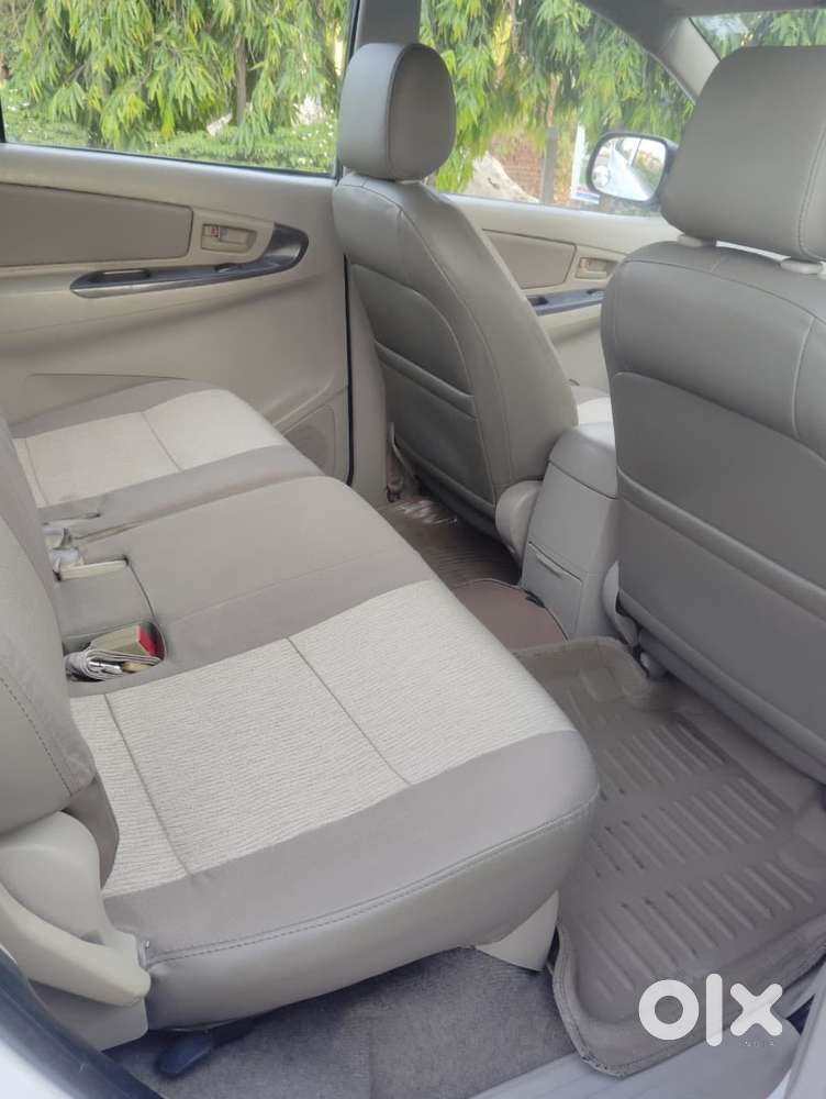 Toyota Innova 2.5 Gx 8 Str Bsiv, 2012, Diesel