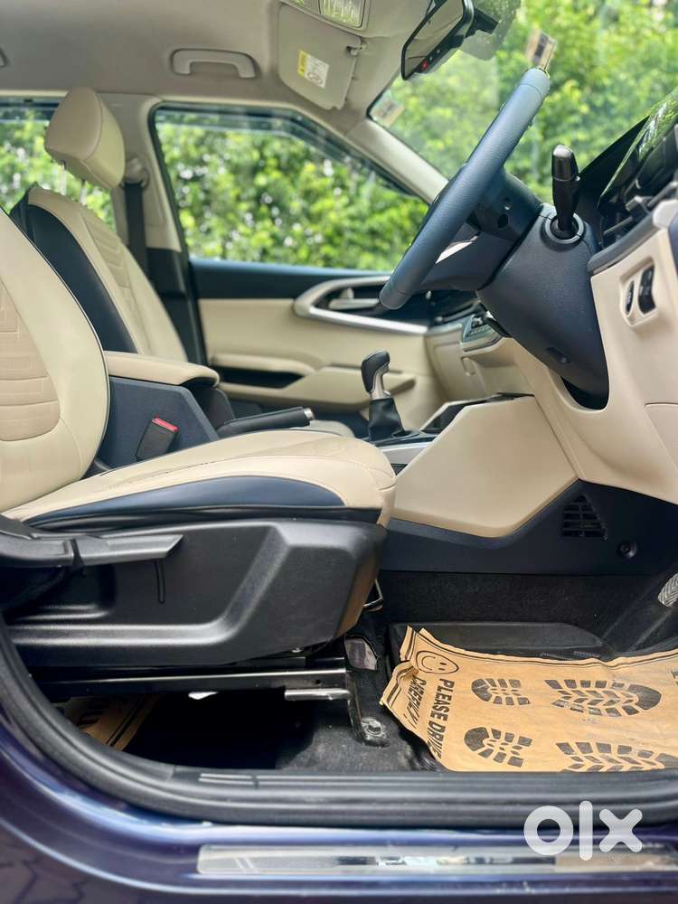 Kia Carens 1.4 Luxury 7 Str, 2022, Petrol