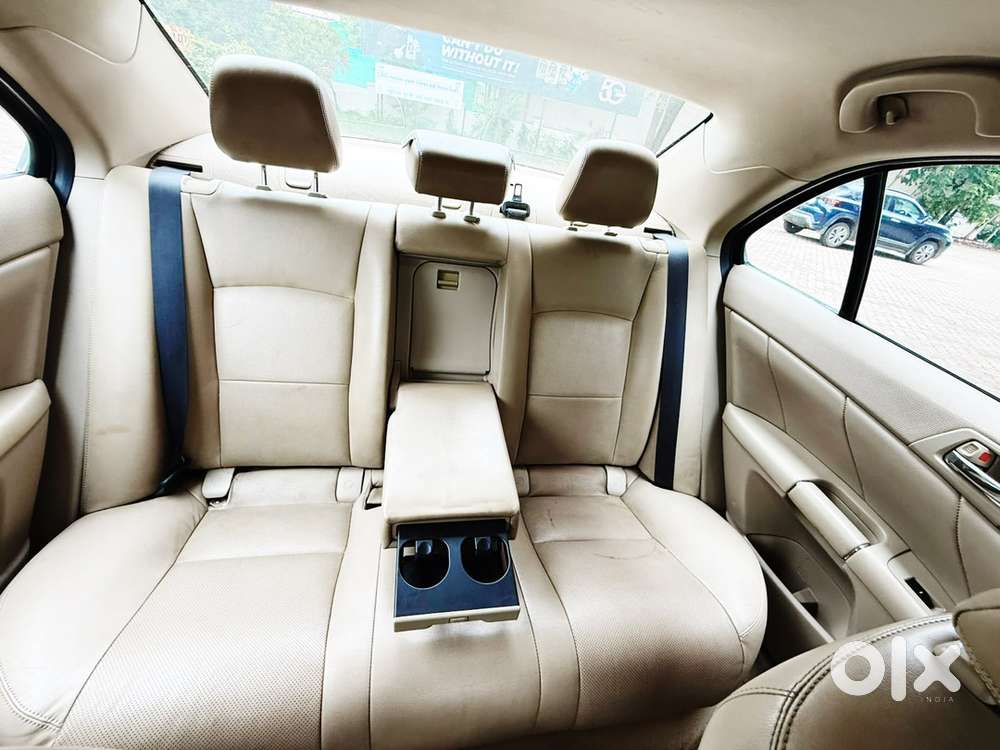 Maruti Suzuki Kizashi 2012 Cng & Hybrids Well Maintained