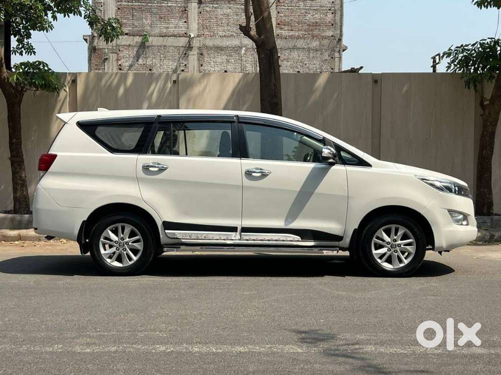 Toyota Innova Crysta 2.8z Automatic, 2017, Diesel