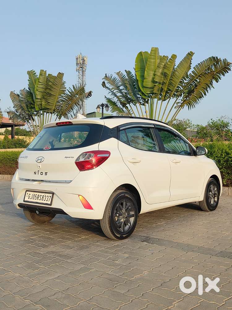 Hyundai Grand I10 Nios Sportz Dual Tone, 2022, Cng & Hybrids