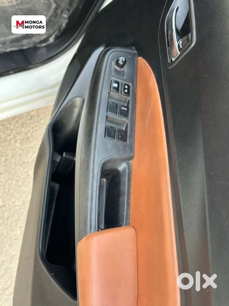 Maruti Suzuki Swift Vxi, 2023, Petrol