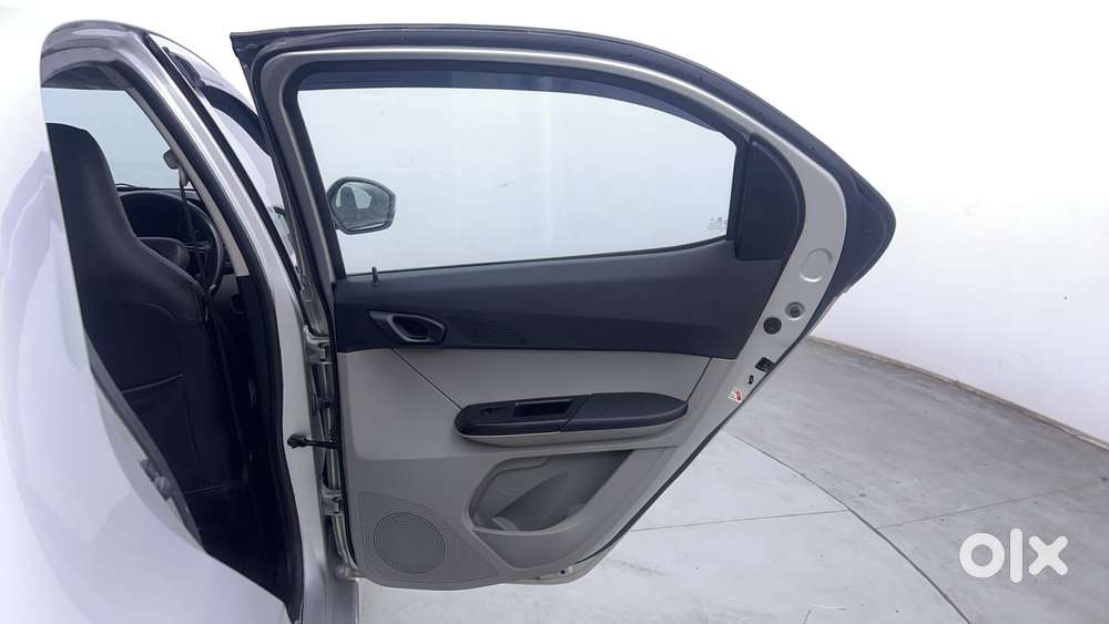 Tata Tiago 1.2 Revotron Xt, 2018, Petrol