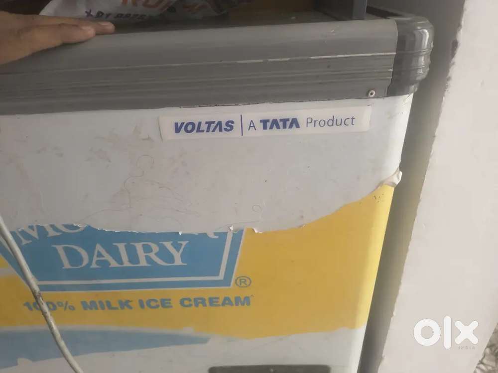 D fridge for sell 5 months old