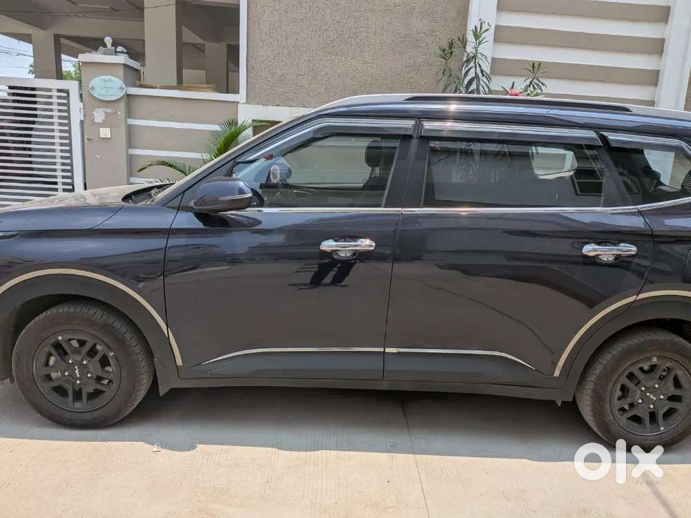 Kia Carens Clavis 2025 Petrol 11000 Km Driven