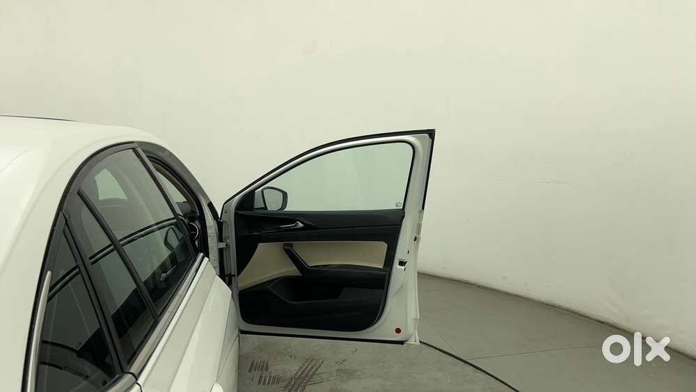 Skoda Slavia Style 1.0l Tsi Mt, 2022, Petrol