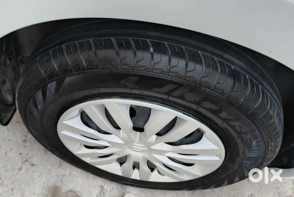 Maruti Suzuki Dzire Vxi Ags, 2022, Petrol