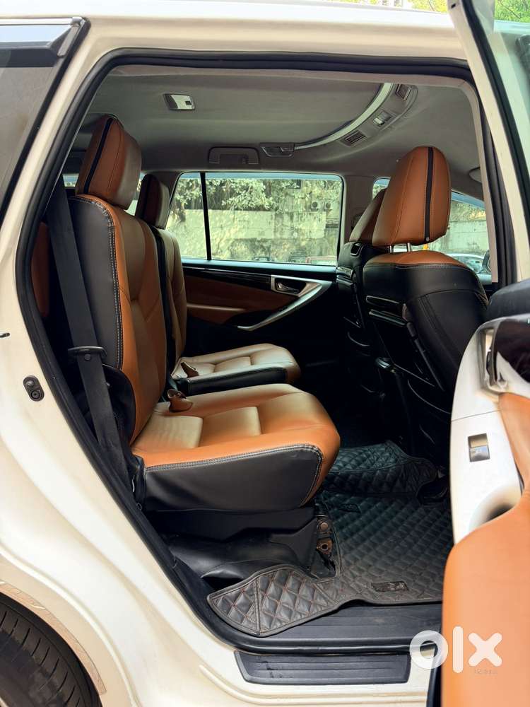 Toyota Innova Crysta