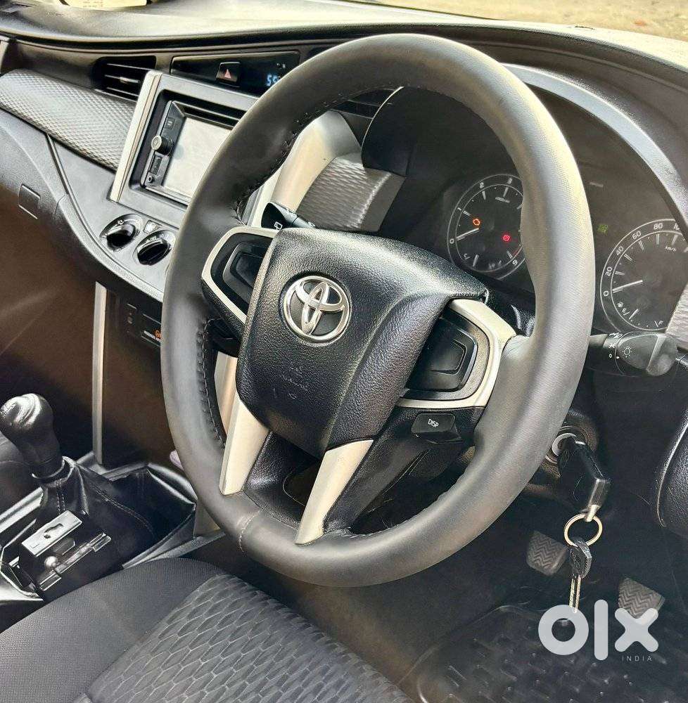 Toyota Innova Crysta 2.4 Gx Mt, 2017, Diesel