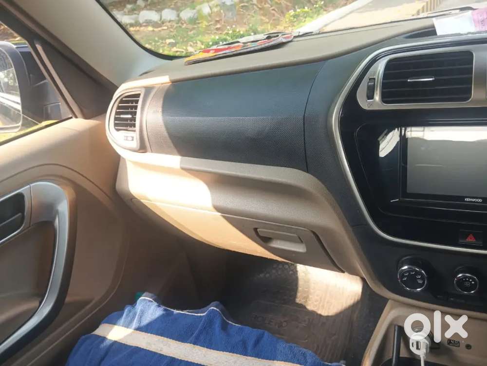 Mahindra Bolero Neo N10  Loan Transfer  ₹3l Cash