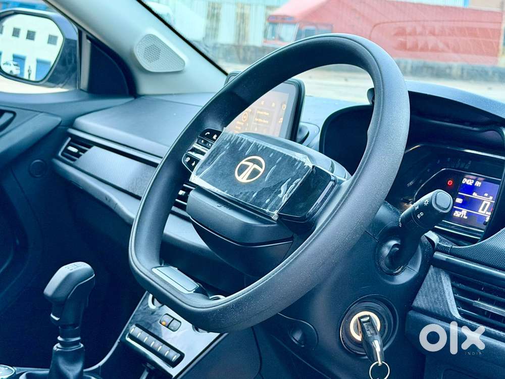 Tata Nexon Smart Plus S 1.2 Revotron Petrol 5 Mt, 2025, Petrol
