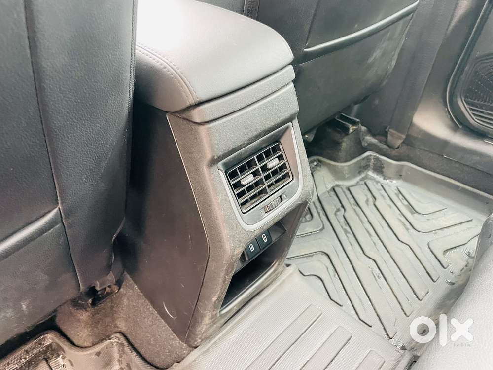 Maruti Suzuki Grand Vitara Smart Hybrid Alpha, 2025, Petrol