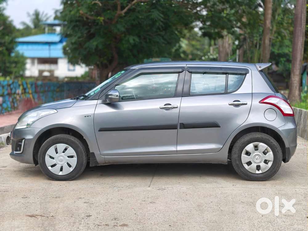 Maruti Suzuki Swift Vxi With Abs, 2015, Petrol