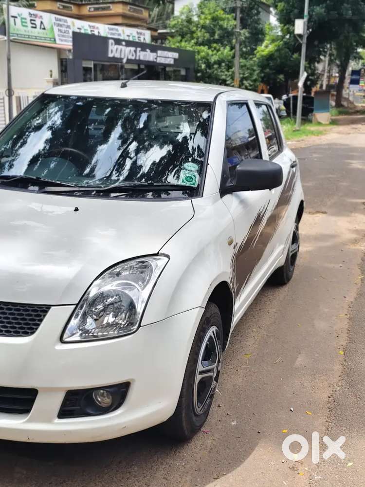 Maruthi Swift Vxi Petrol