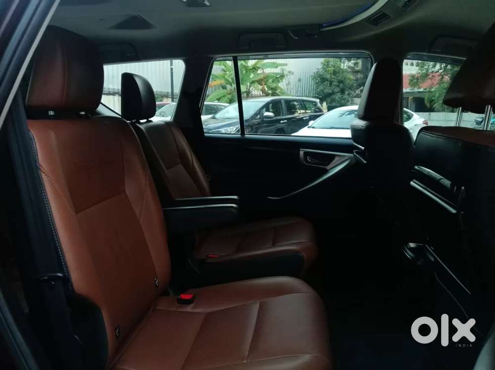 Toyota Innova Crysta 2.8 Zx At 7 Seater, 2021, Diesel