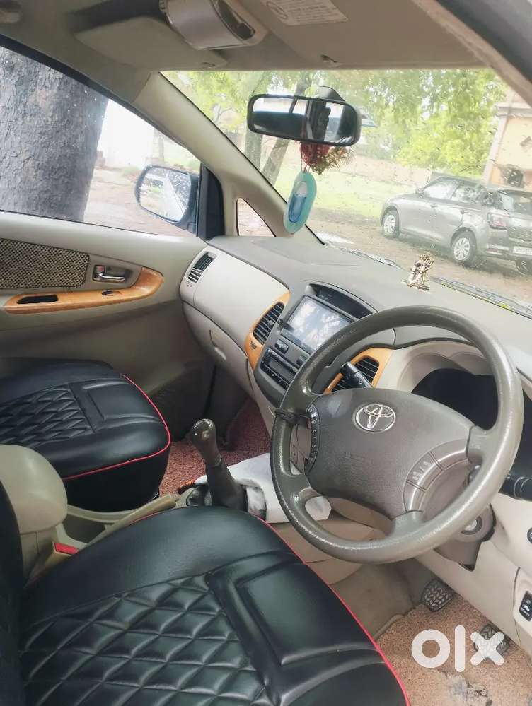Toyota Innova Diesel 2.5 2011 Model