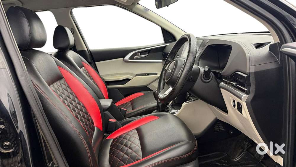 Kia Carens 1.5 Prestige Plus 7 Str Imt, 2022, Petrol