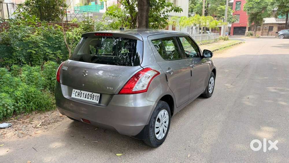 Maruti Suzuki Swift Amt Vvt Vxi, 2012, Petrol