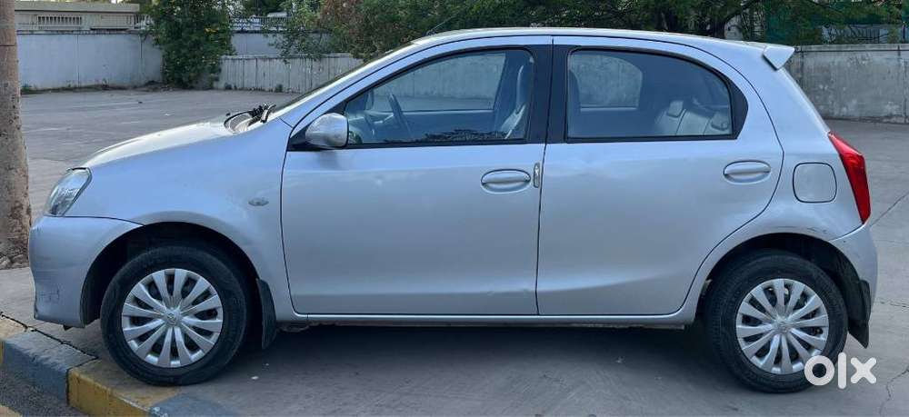 Toyota Etios Liva 2011-2012 G, 2011, Petrol