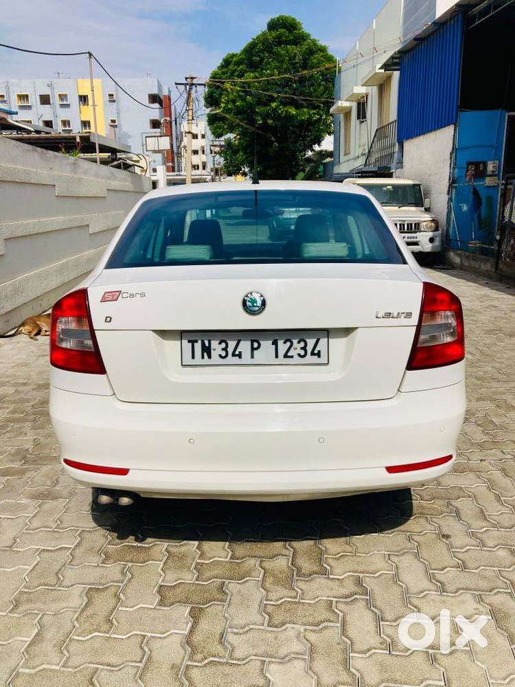 Skoda Laura Ambiente 2.0 Tdi Cr Manual, 2010, Diesel