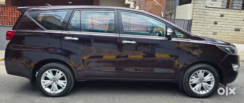 Toyota Innova Crysta 2.8 Zx At 7 Seater, 2016, Diesel