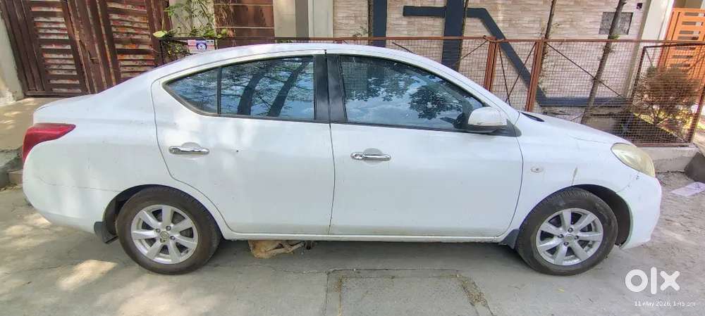 Nissan Sunny 2015