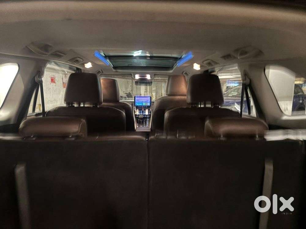 Toyota Innova Hycross 2.0 Zx (o) Hybrid 7 Str, 2023, Petrol