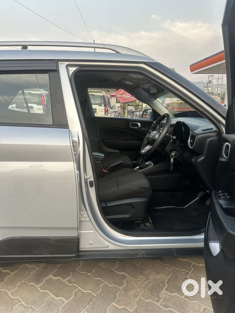 Hyundai Venue S 1.2 Petrol, 2022, Petrol