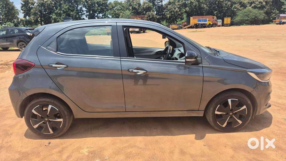 Tata Tiago 1.2 Revotron Xza, 2025, Petrol