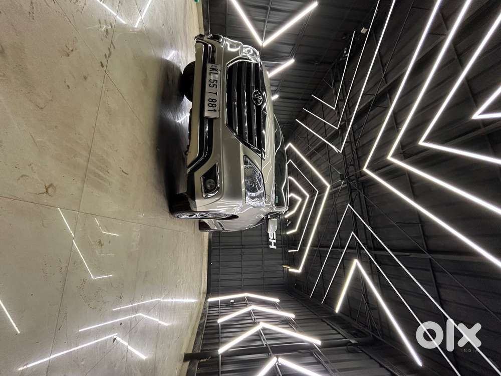 Toyota Innova 2016 Diesel 117000 Km Driven