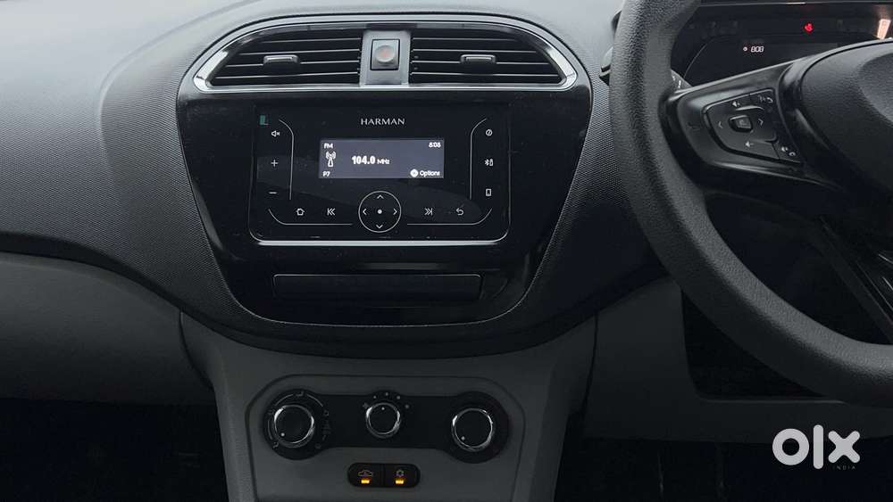 Tata Tiago 1.2 Revotron Xt Option, 2022, Petrol
