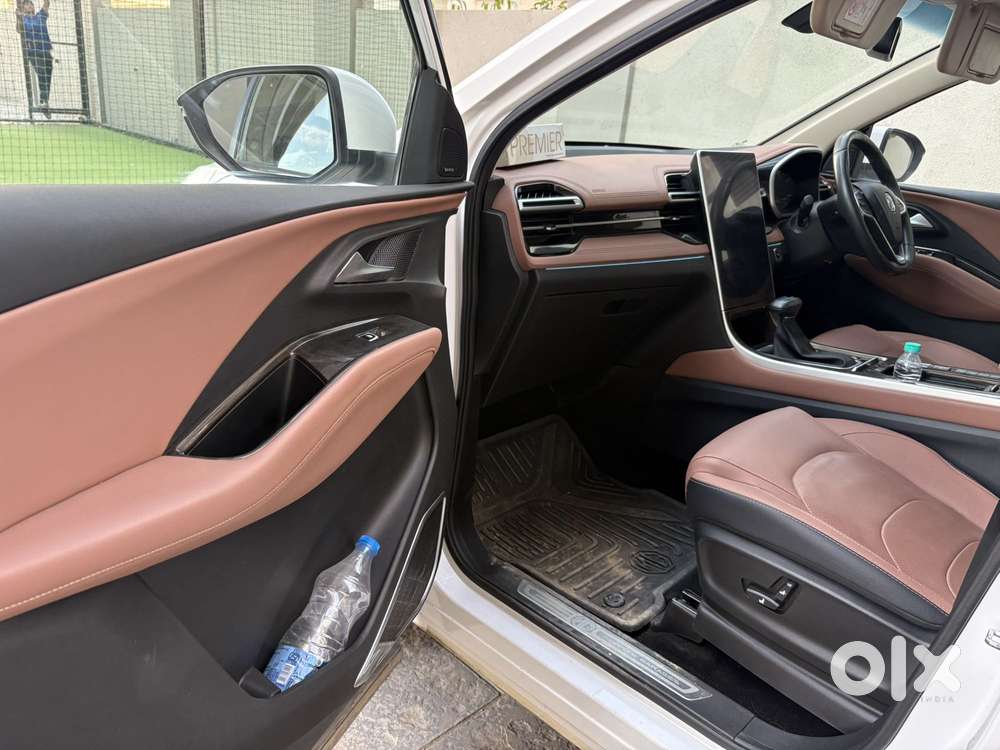 Mg Hector Plus Sharp Pro 1.5 Turbo Petrol Cvt 6 Str, 2023, Petrol